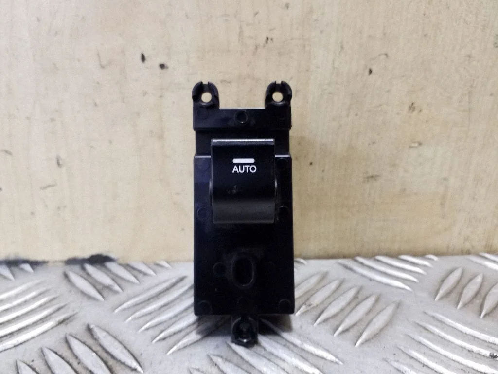 Elektrisko logu slēdzis 935803Z000
