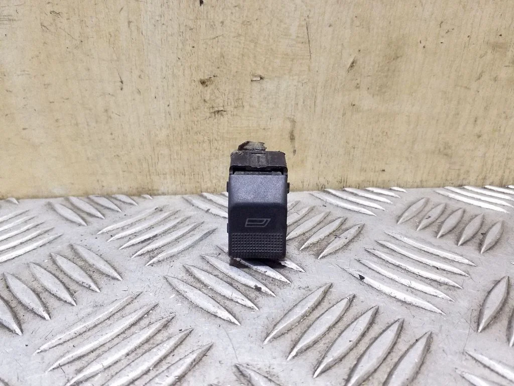 Electric window control switch – Audi A4 S4 B5 8D (1994-1999)