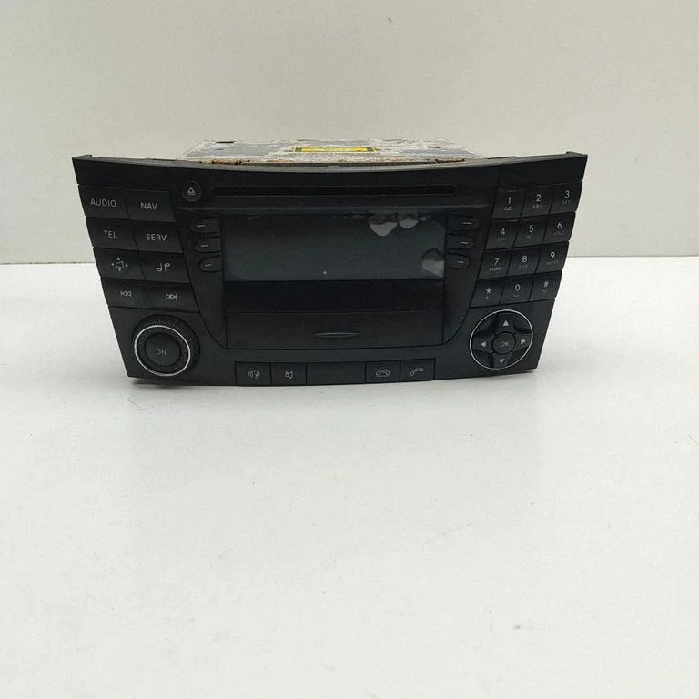 Radio/CD/DVD/GPS head unit – Mercedes-Benz CLS-Class C219 (2003-2011)