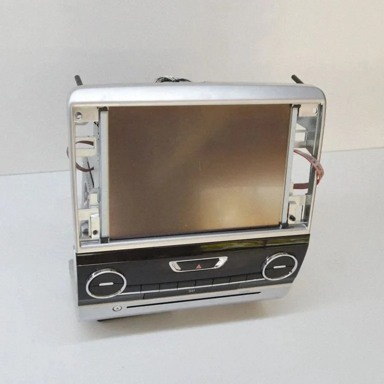 Radio/CD/DVD atskaņotājs/navigācija 06700310590