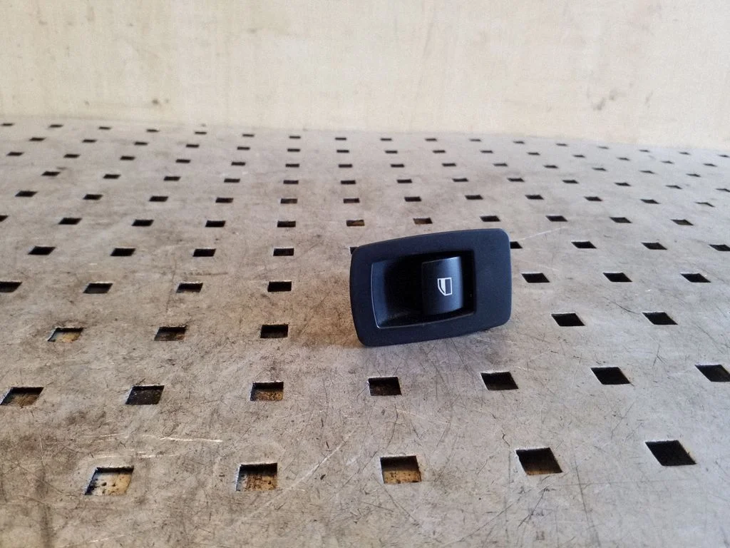 Electric window control switch – BMW X6 E71 (2008-2014)