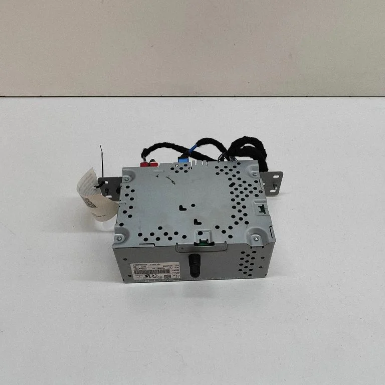 Radio/CD/DVD atskaņotājs/navigācija PV4T18D890ZK