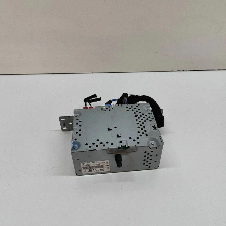 Radio/CD/DVD atskaņotājs/navigācija PV4T18D890ZN