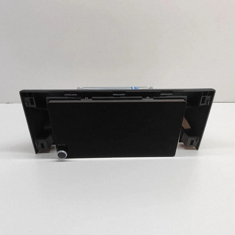 Radio/CD/DVD/GPS head unit 10R0611800
