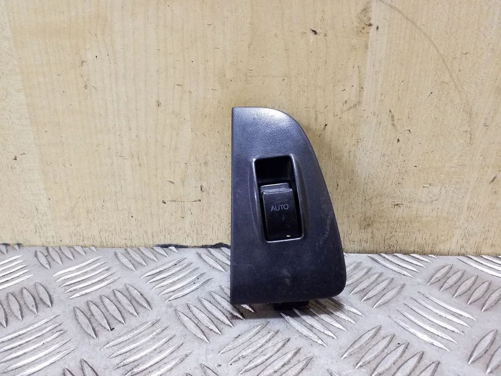 Electric window control switch 7423205160