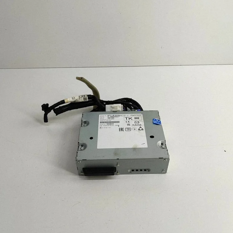 Radio/CD/DVD atskaņotājs/navigācija KFV1669C0H