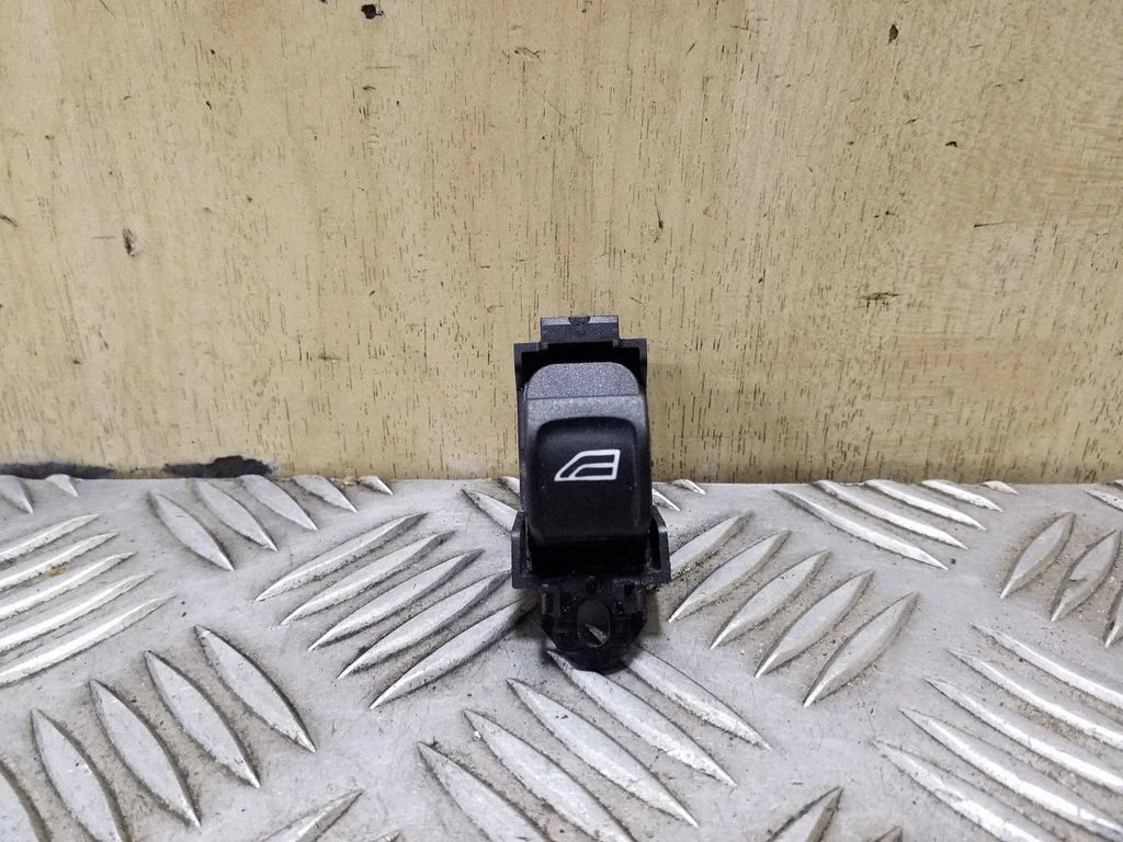 Electric window control switch 30773978