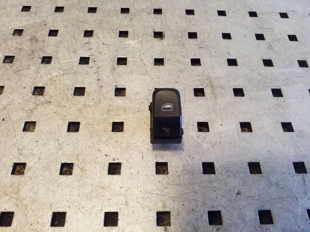 Elektrisko logu slēdzis 8K0959855A