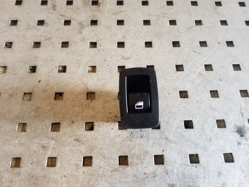 Elektriaknate lüliti 9208106