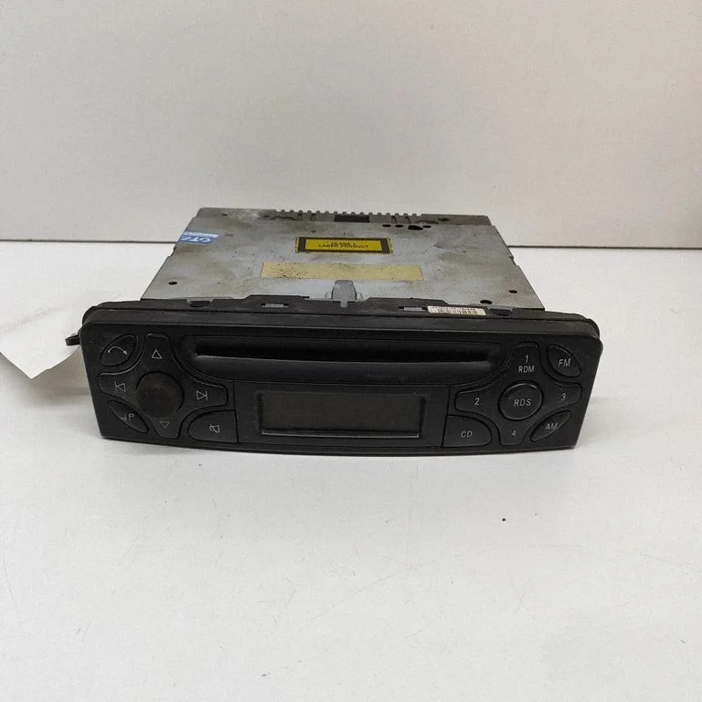Radio/CD/DVD atskaņotājs/navigācija – Mercedes-Benz C klase W203 (2000-2007)