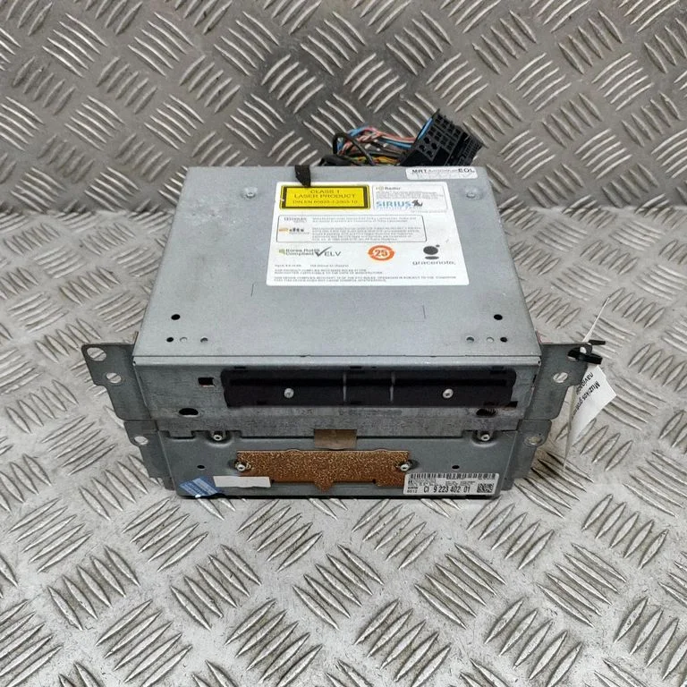 Radio/CD/DVD atskaņotājs/navigācija 9223402