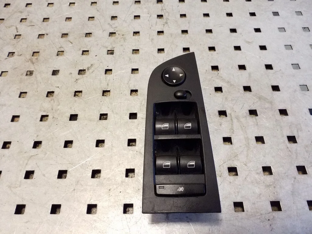 Electric window control switch 915550401