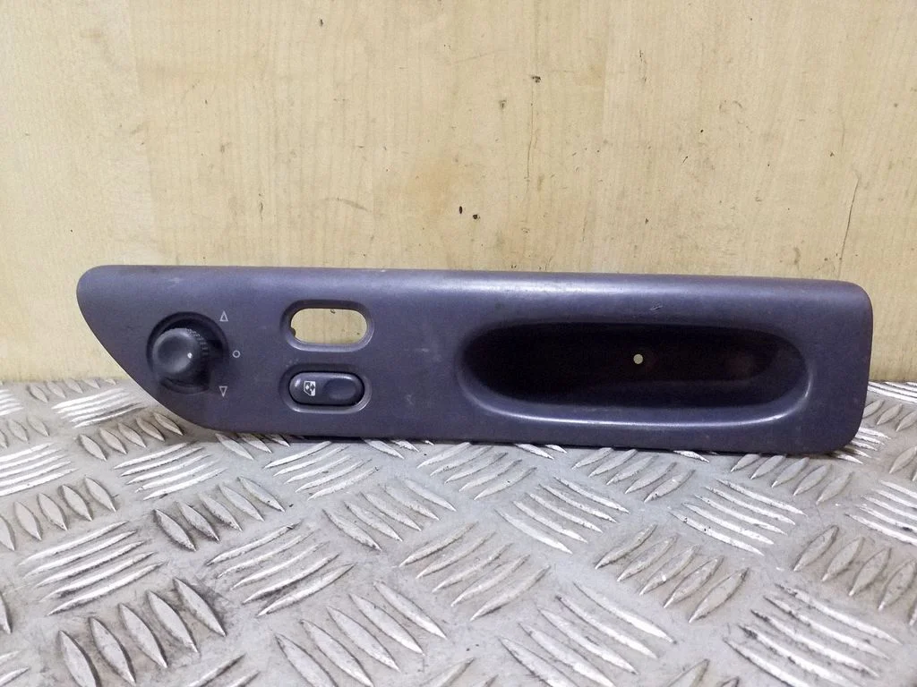 Electric window control switch 7701686910