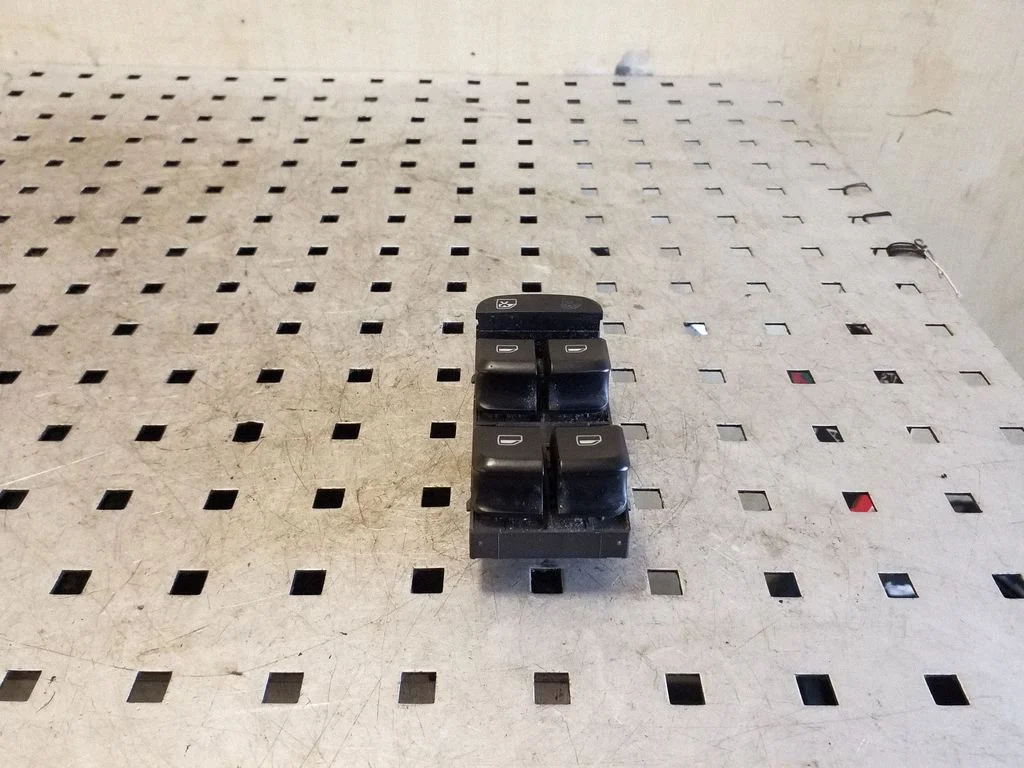 Electric window control switch – Audi Q5 SQ5 8R (2008-2017)