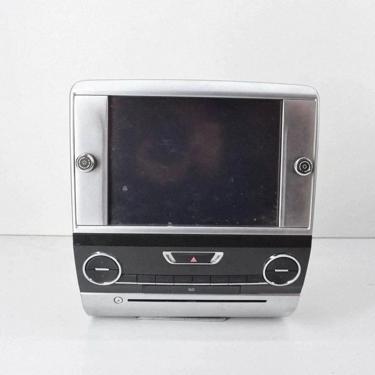 Radio/CD/DVD atskaņotājs/navigācija 06700084910