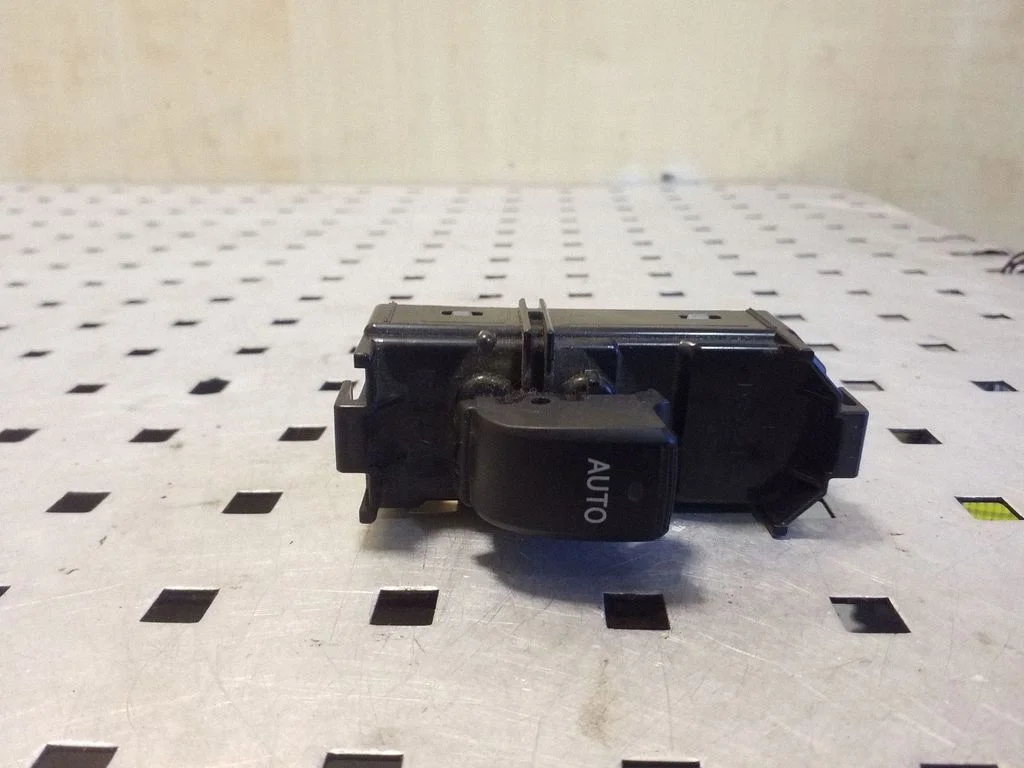 Electric window control switch