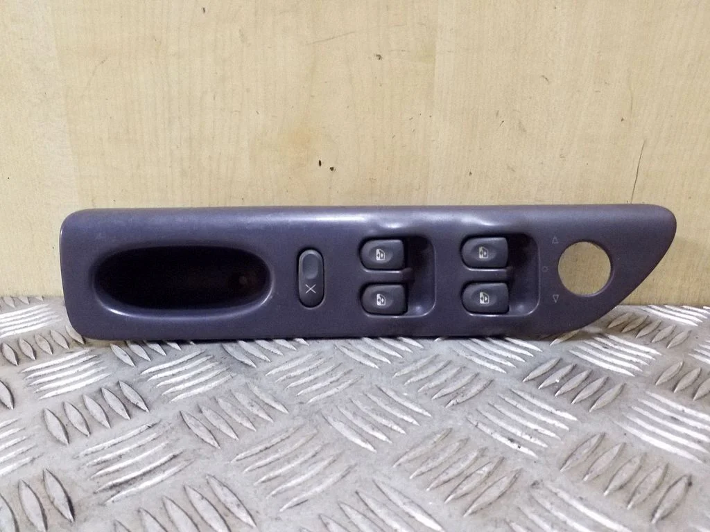 Elektrisko logu slēdzis 7701708155