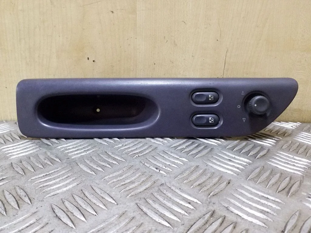 Elektrisko logu slēdzis 7701686911