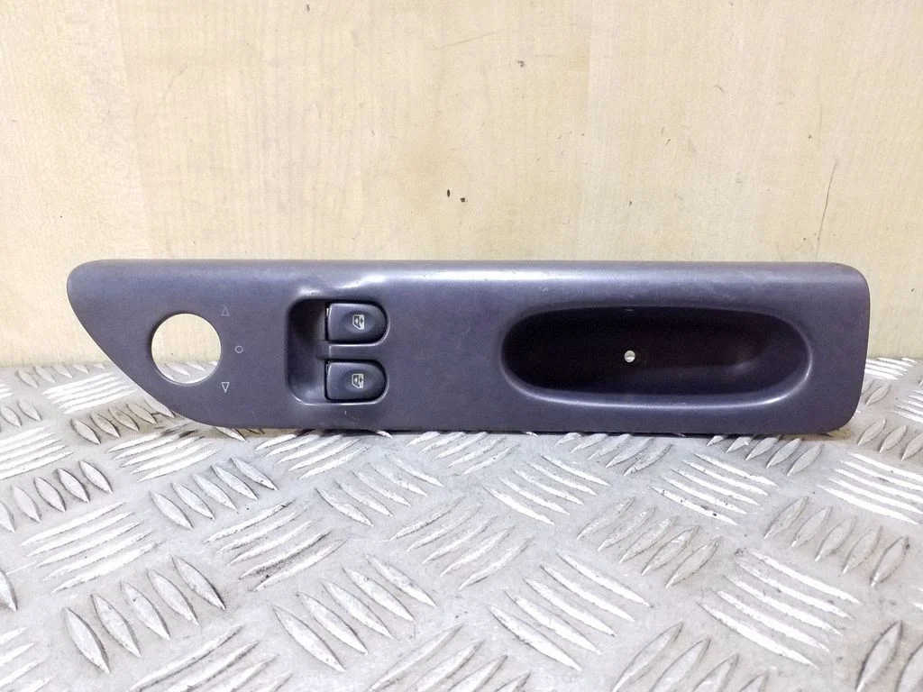 Electric window control switch 7701708150
