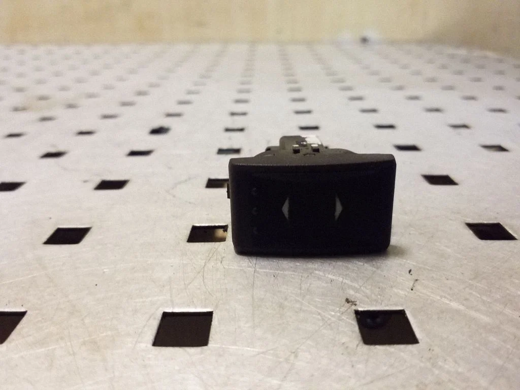Elektrinių langų jungtukas