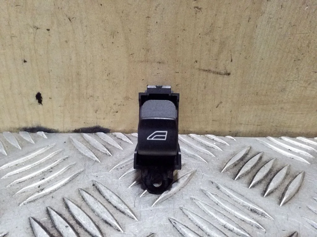 Elektriaknate lüliti 6W8314717AB