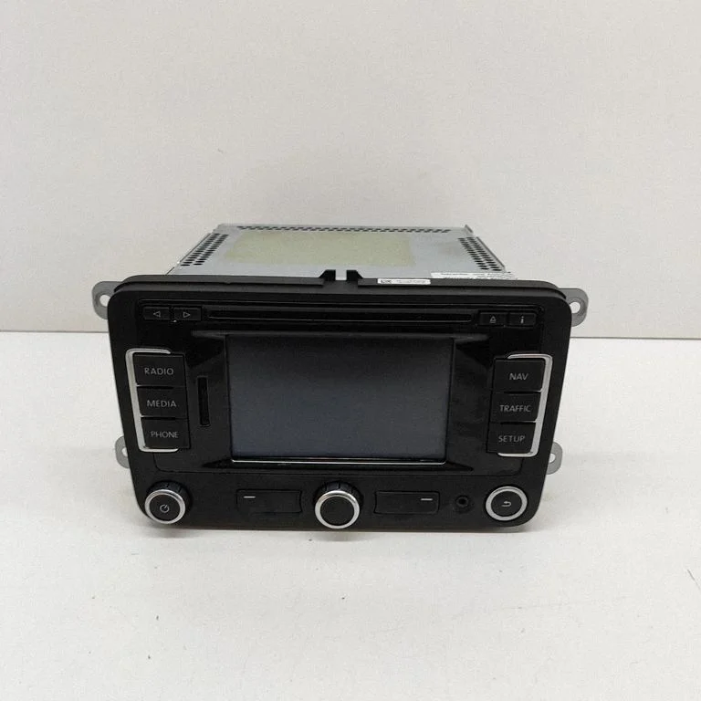 Radio/CD/DVD/GPS head unit – Volkswagen Amarok (2010-2020)