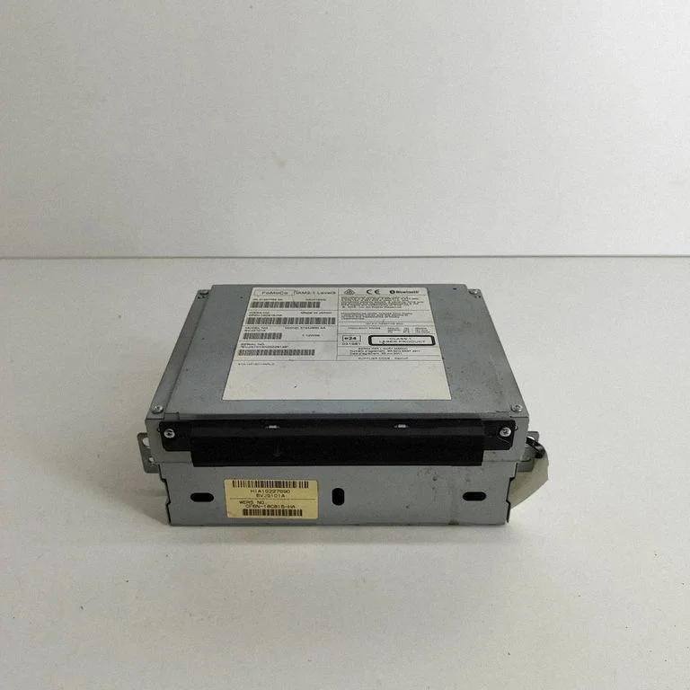 Radio/CD/DVD/GPS head unit – Land Rover Range Rover Evoque L538 (2011-2018)