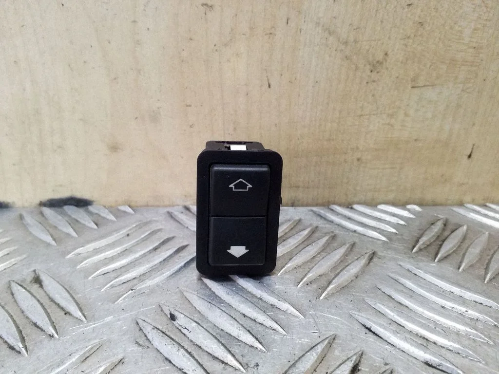 Elektriaknate lüliti 8368974