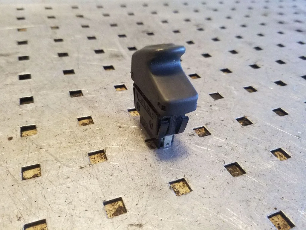 Electric window control switch 432962K