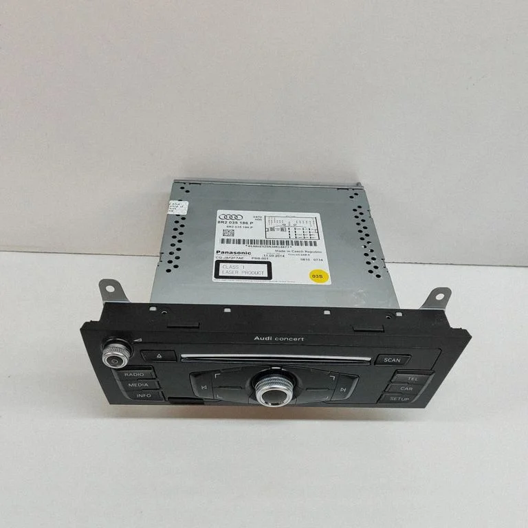 Radio, odtwarzacz CD/DVD, nawigacja 8R2035186P