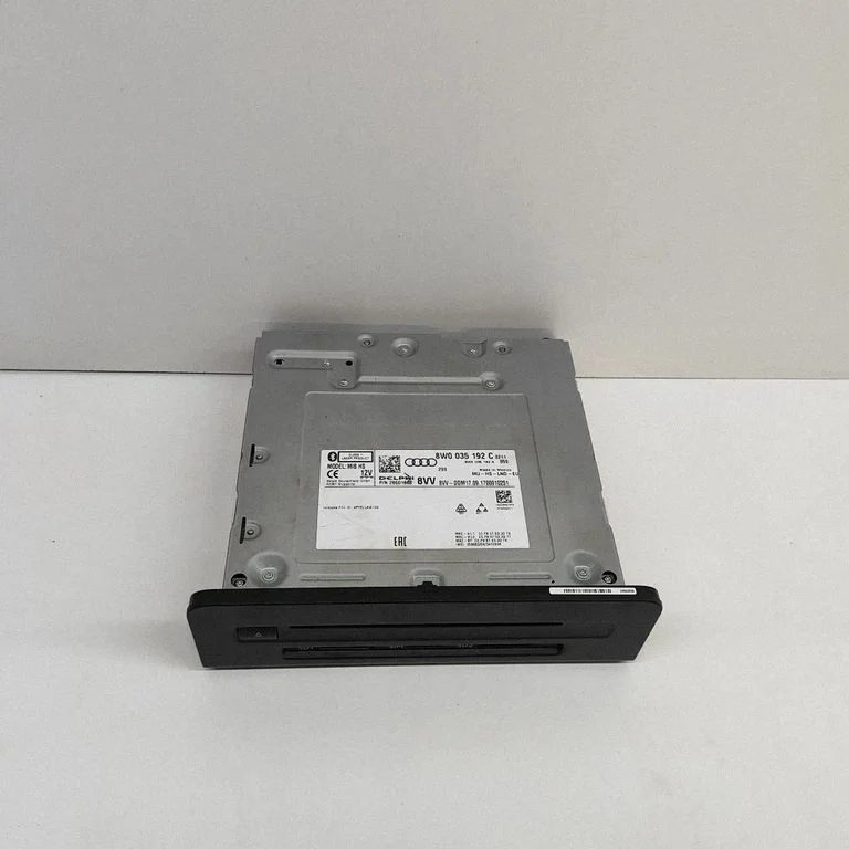 Radio/CD/DVD atskaņotājs/navigācija 8W0035192A