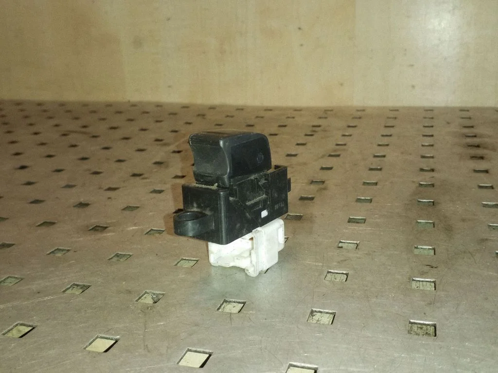 Electric window control switch