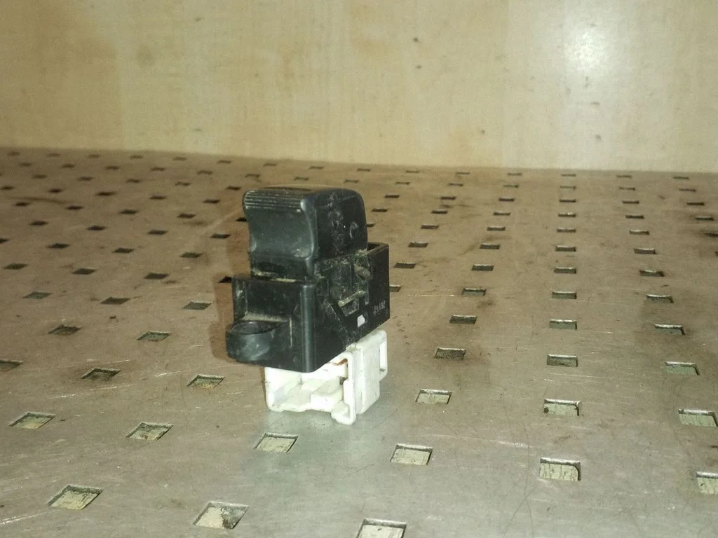 Electric window control switch