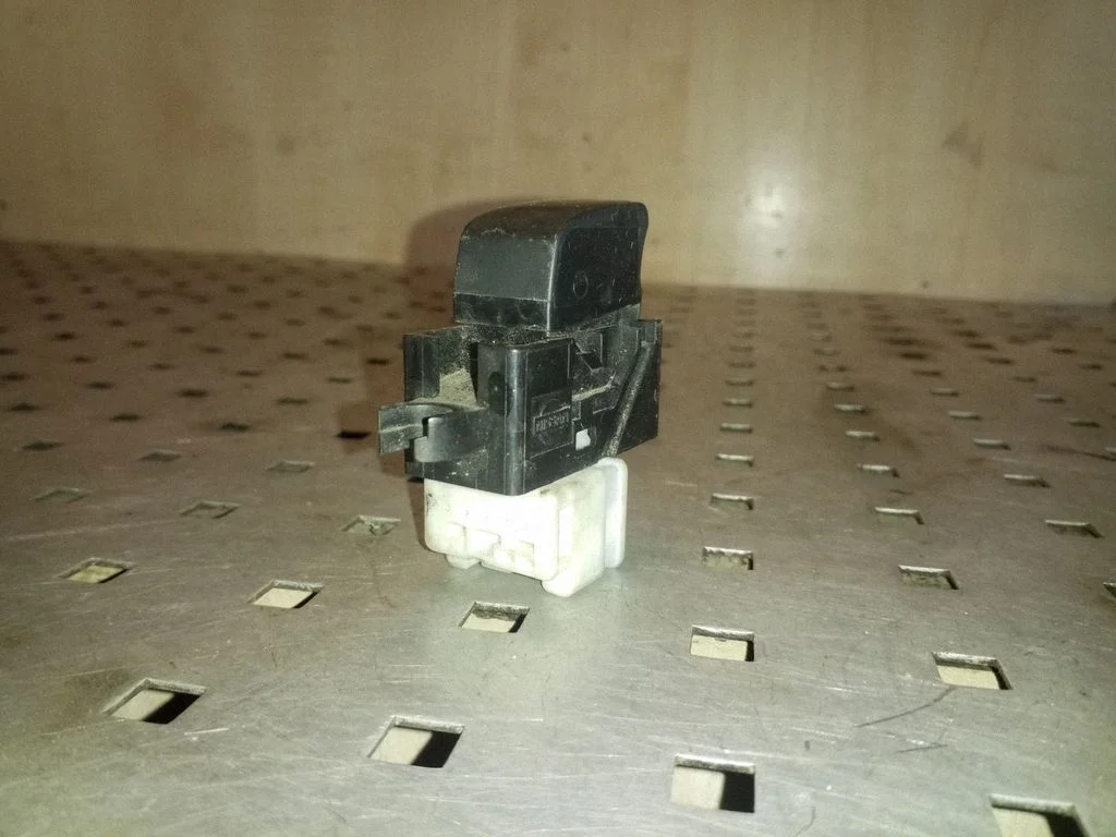 Electric window control switch