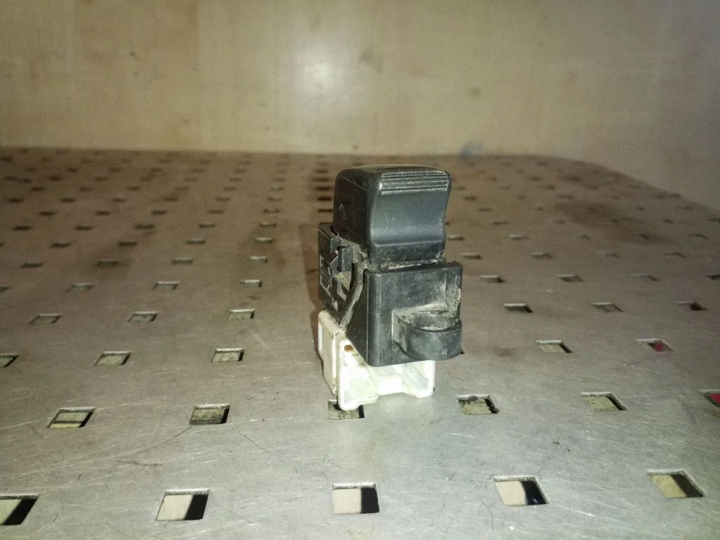 Electric window control switch
