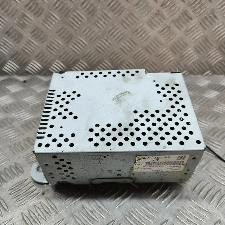 Radio/CD/DVD atskaņotājs/navigācija LJ8T18K810VHE