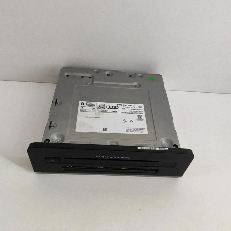 Radio/CD/DVD atskaņotājs/navigācija 8W0035192A