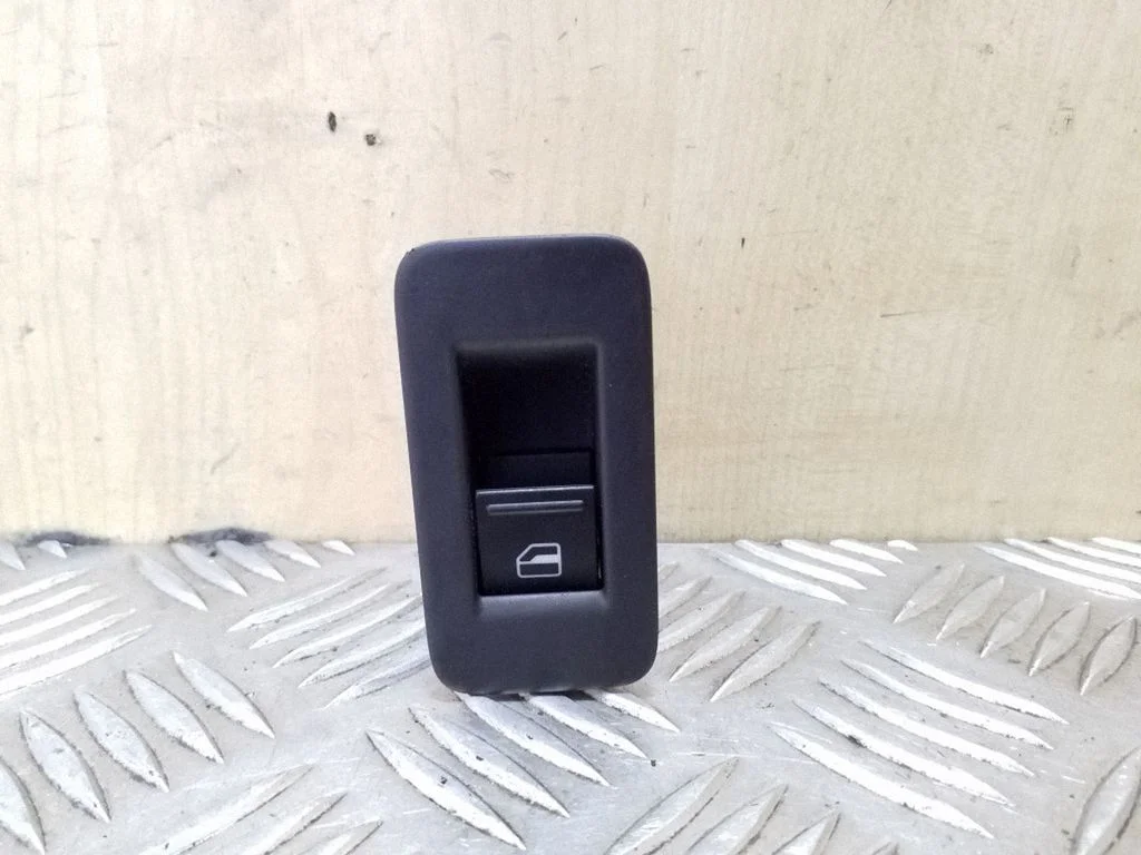 Przełącznik szyb elektrycznych 7L6959855C