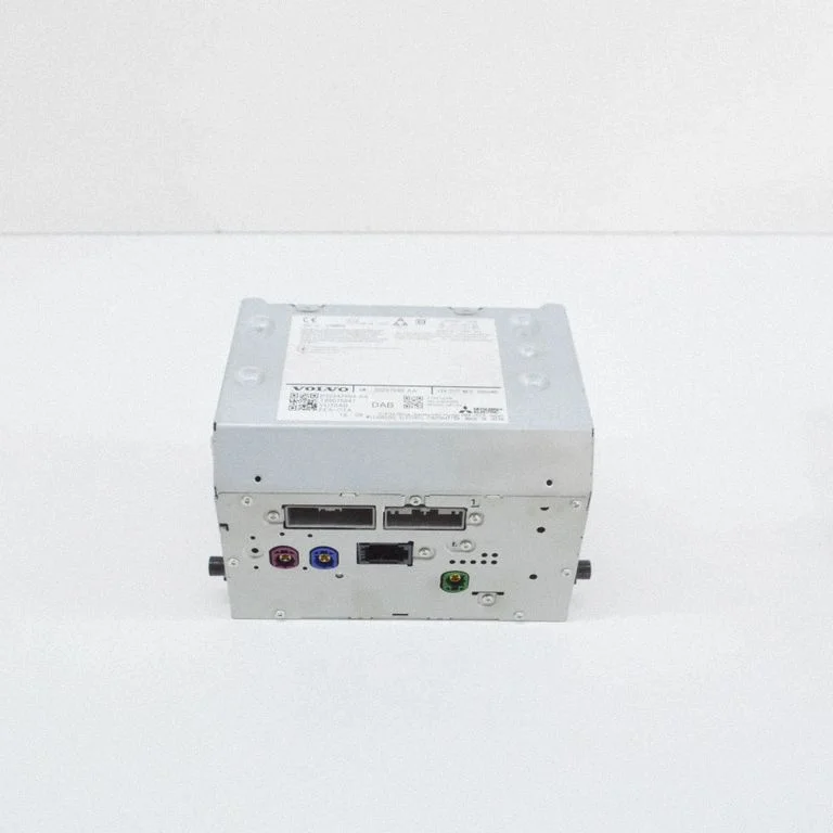 Radio/CD/DVD/GPS head unit 32247694