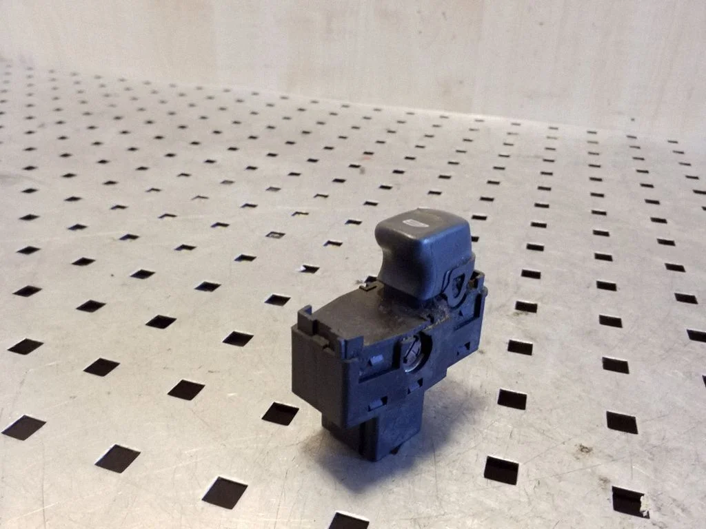 Elektrisko logu slēdzis 9472275