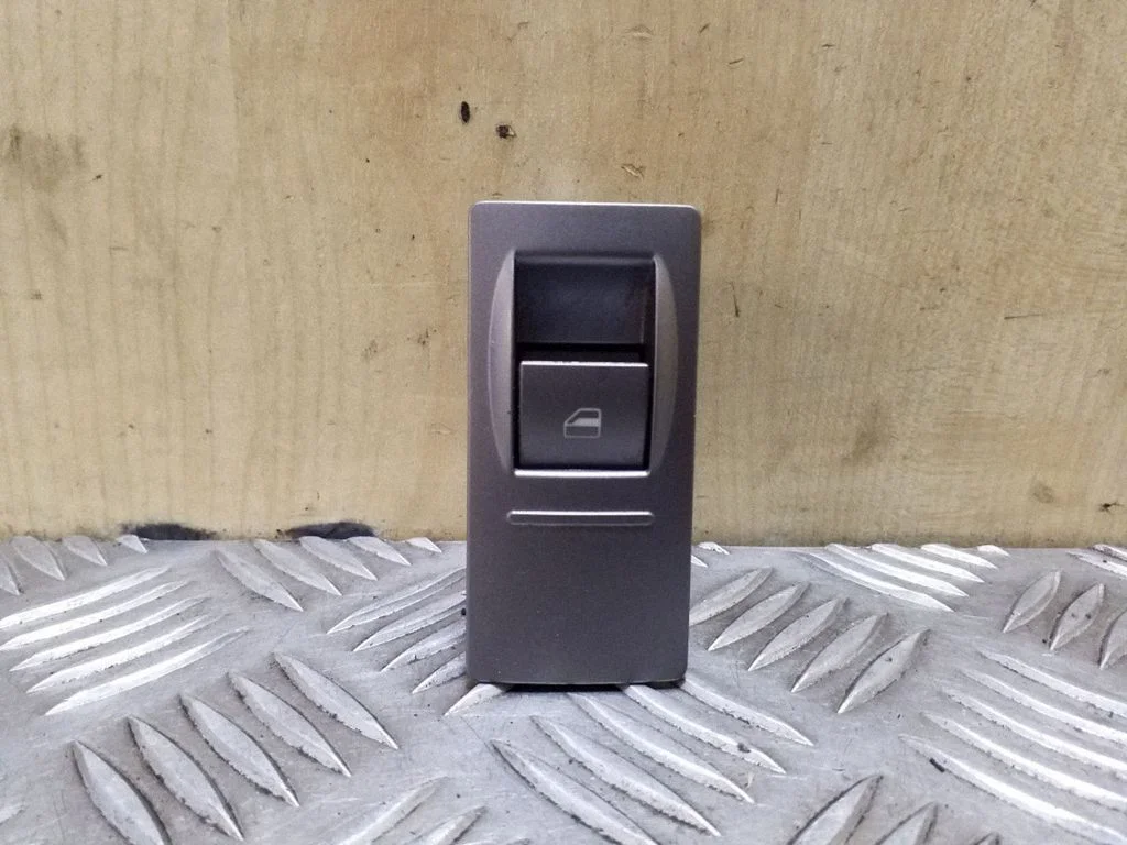 Electric window control switch 3D0959858G