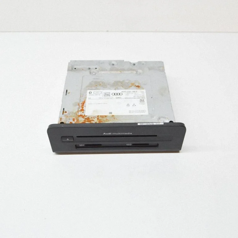 Radio/CD/DVD atskaņotājs/navigācija 8W0035188F