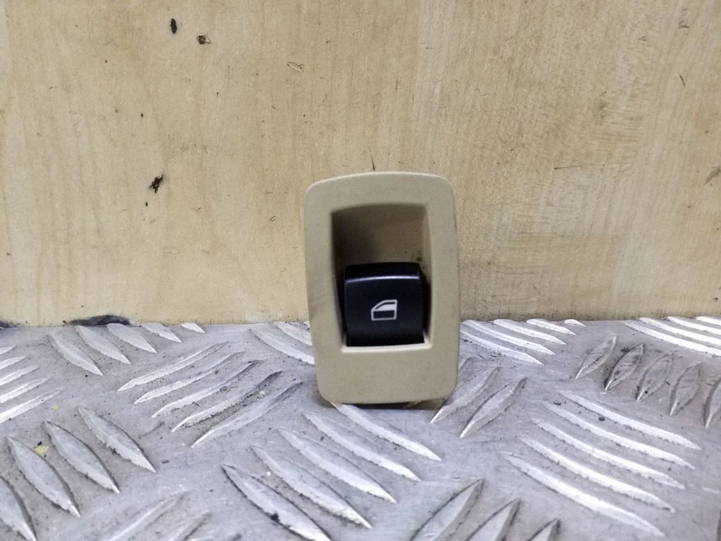 Elektrinių langų jungtukas