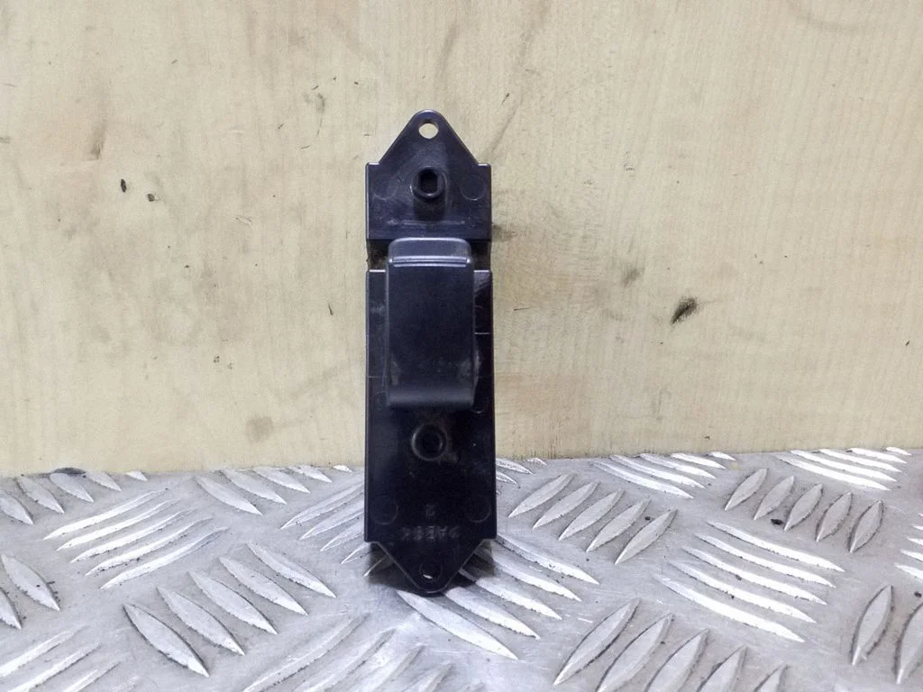 Elektrisko logu slēdzis 8608A183