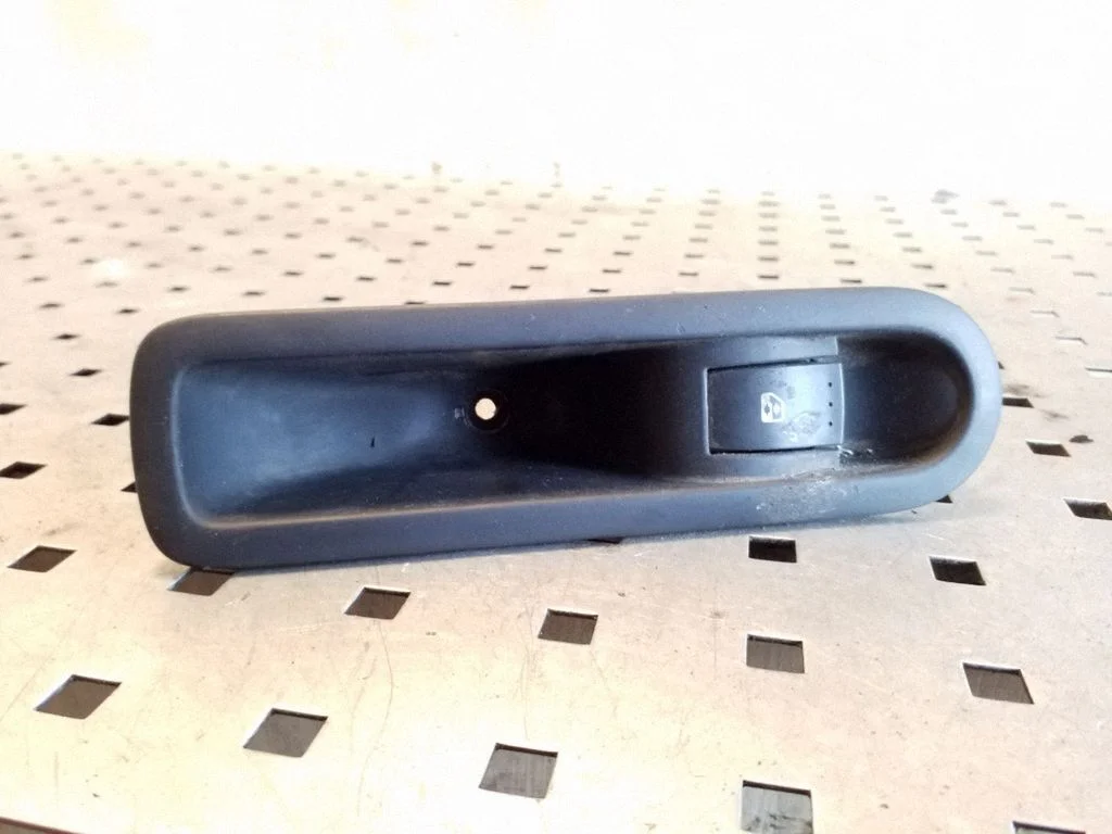 Electric window control switch 156013870