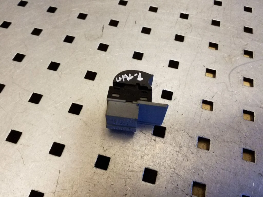 Electric window control switch 4B0959855