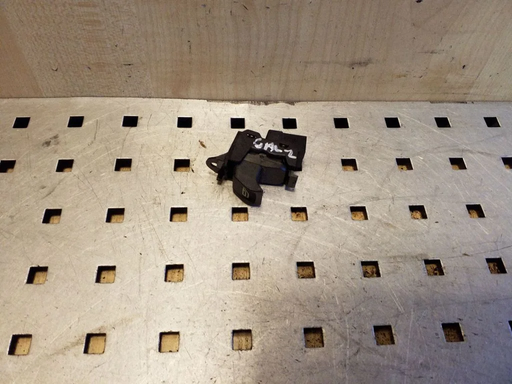 Elektrisko logu slēdzis 9H5214717AB