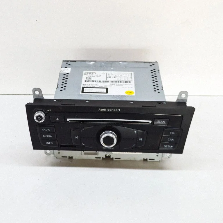Radio/CD/DVD atskaņotājs/navigācija 8R2035186N