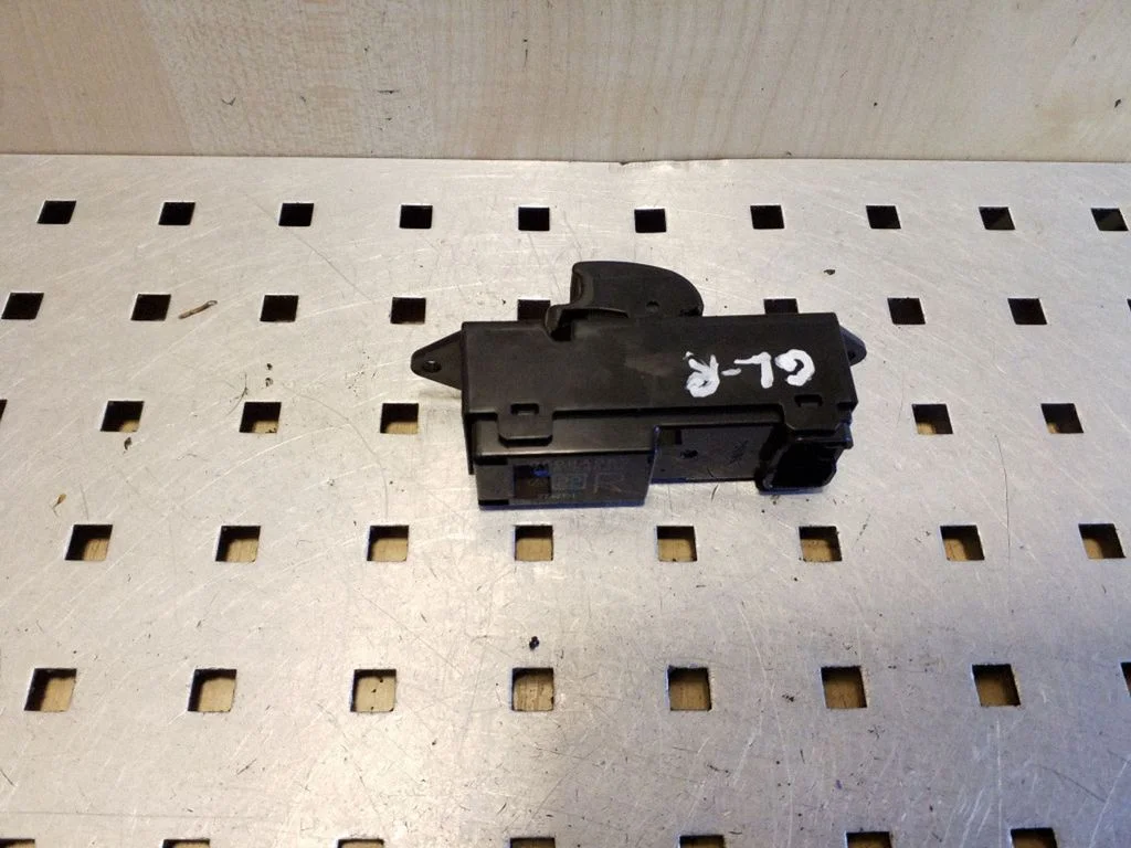 Elektriaknate lüliti 8608A062