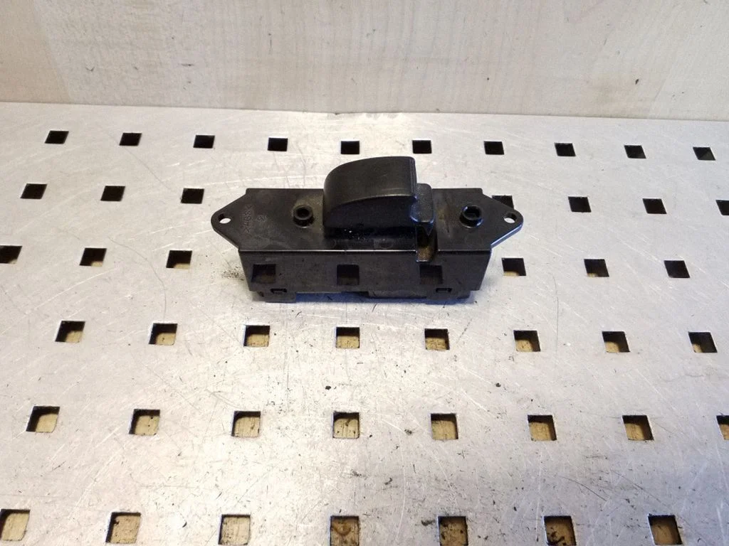 Elektriaknate lüliti 8608A063